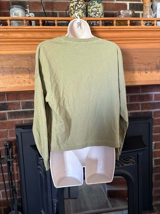 Forever 21 Olive Green Boxy Long Sleeve Crop Tee - Picture 2 of 3